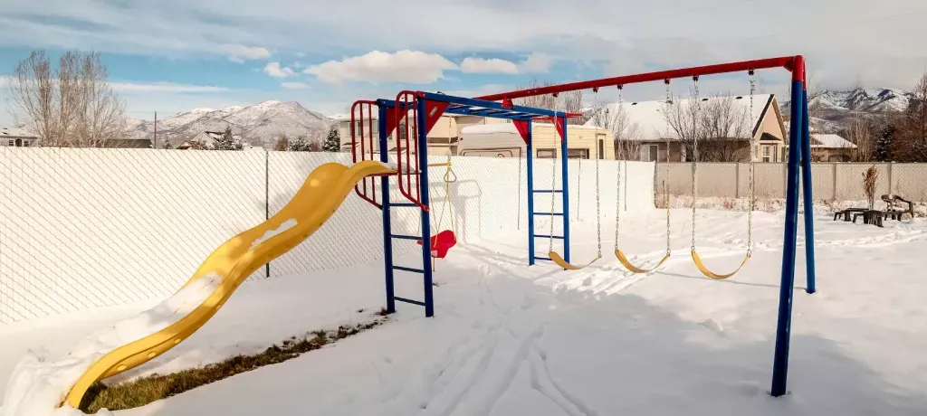 Zabezpiecz stelaż huśtawki